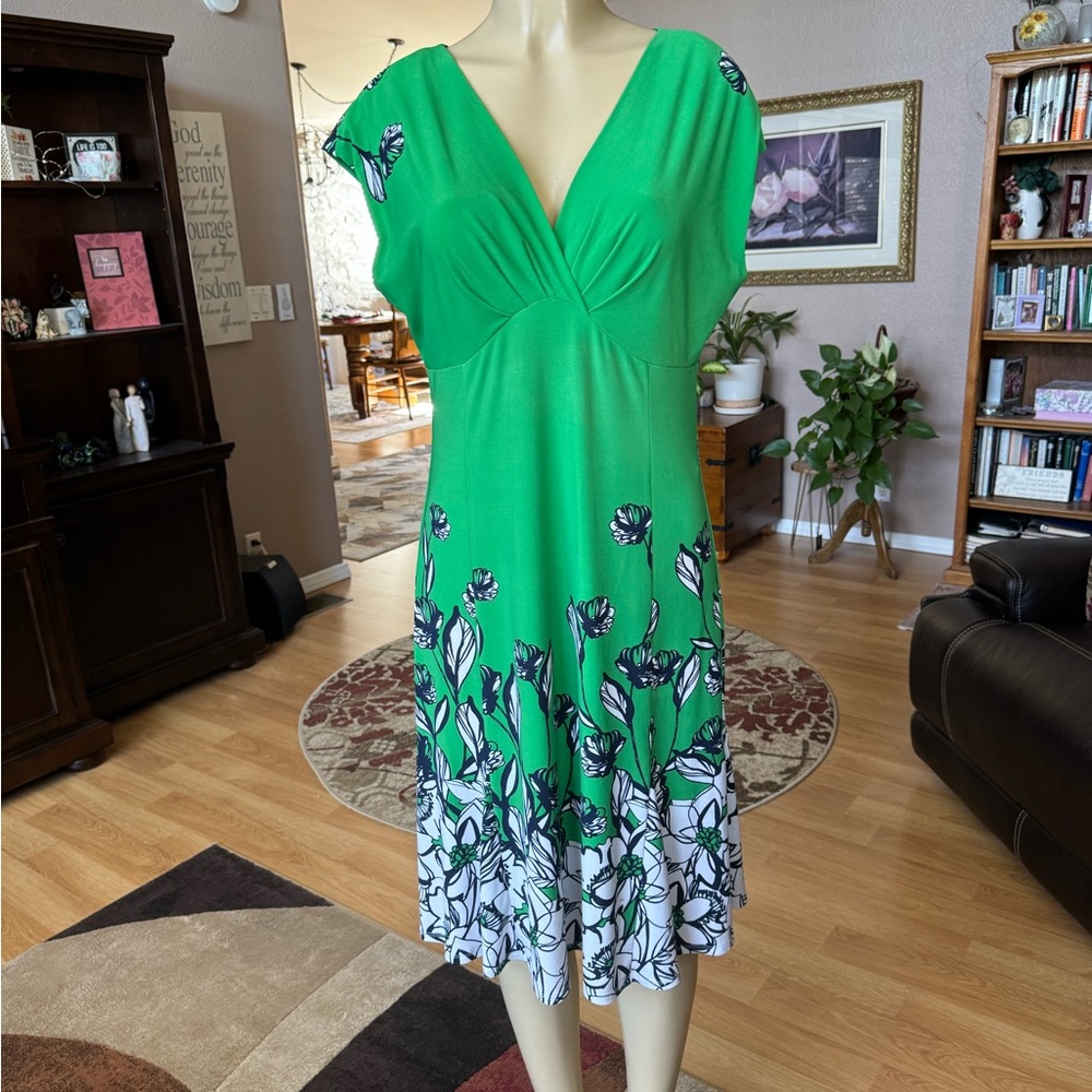 Jones New York green, black & white dress-size 10